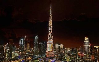 Arcane illumina il Burj Khalifa di Dubai