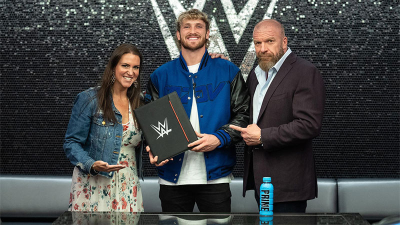 Logan Paul firma il contratto con la WWE