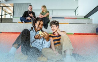 Safer Internet Day 2025: Microsoft presenta i risultati del Global Online Safety Survey