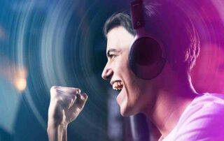 Giovedì 23 il TGTech Regala le Cuffie Creative Zen Hybrid SXFI