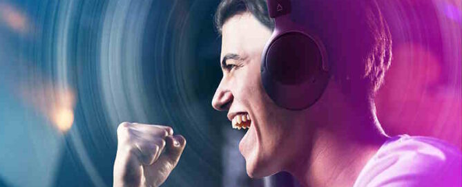 Giovedì 23 il TGTech Regala le Cuffie Creative Zen Hybrid SXFI