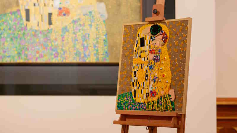 LEGO Art Gustav Klimt – Il Bacio: il capolavoro della Secessione Viennese diventa un set da 4.000 pezzi