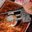 Gears of War, arriva il tagliapizza ufficiale a forma di Lancer!