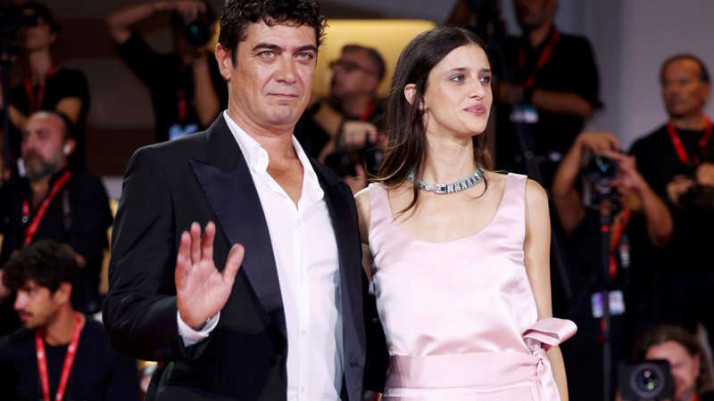 Dracula arriva su Audible con Riccardo Scamarcio e Benedetta Porcaroli: il nuovo Original debutta a Venezia