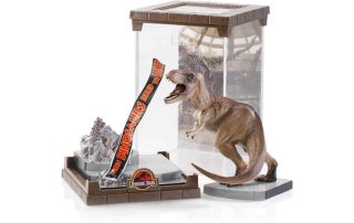 Jurassic Park, 4 prodotti Noble Collection da sogno: la scacchiera e le statue dei dinosauri che fanno impazzire i fan
