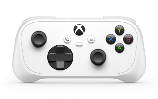 Xbox Nano Controller, Microsoft presenta il suo gamepad più piccolo:
