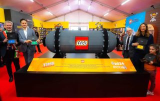 LEGO prepara una sorpresa per il 2086: a Lucca Comics & Games nasce una capsula del tempo che custodirà 5 set speciali!