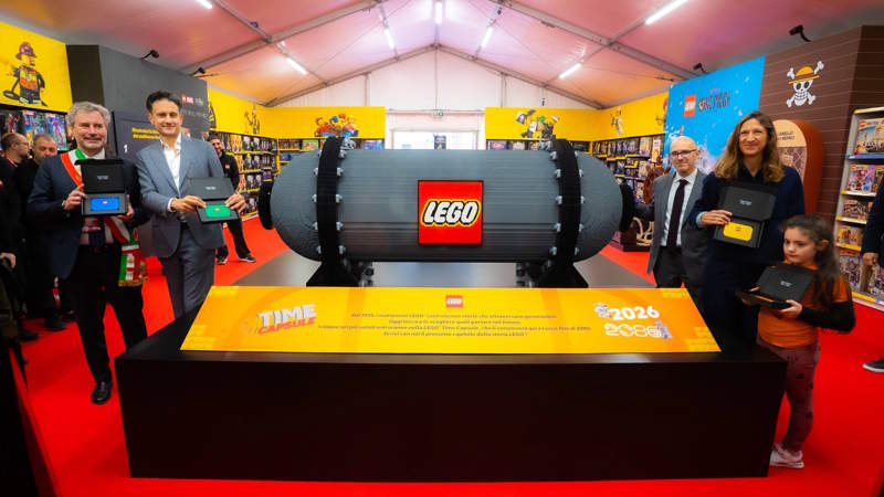 LEGO prepara una sorpresa per il 2086: a Lucca Comics & Games nasce una capsula del tempo che custodirĆ 5 set speciali!