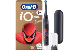 Lavare i denti ai bambini è una sfida? Con Spider-Man c'è il 63% di sconto sullo spazzolino Oral-B