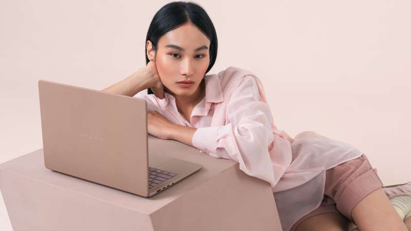 ASUS Zenbook 14 arriva in Italiaa: il nuovo laptop premium conquista con design, Ceraluminum e intelligenza artificiale